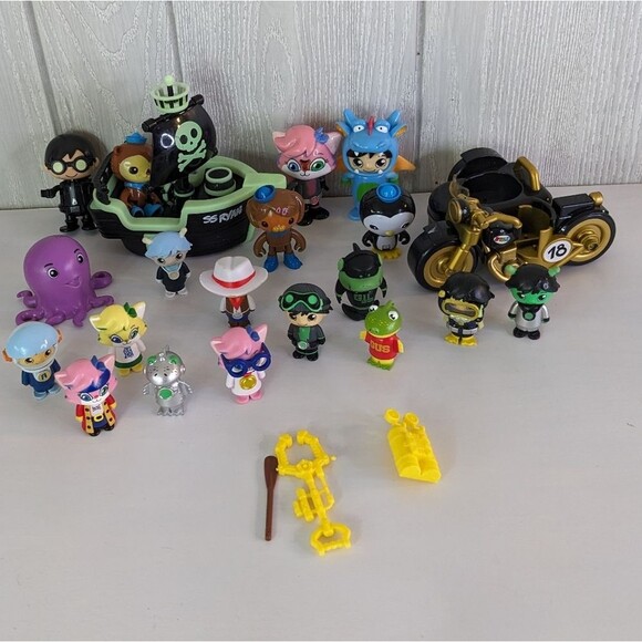 Ryan's World Bundle Set 2 Vehicles 19 Figures EUC - Picture 1 of 5